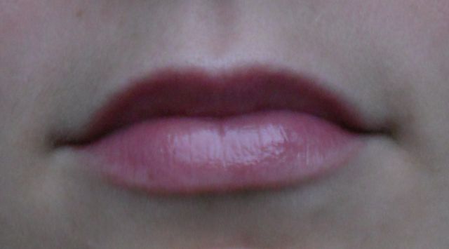 Бальзам для губ Glossy Lipbalm от Essence фото 2 Бальзам для губ Glossy Lipbalm от Essence фото 2